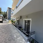 Апартаменты Ylli's *