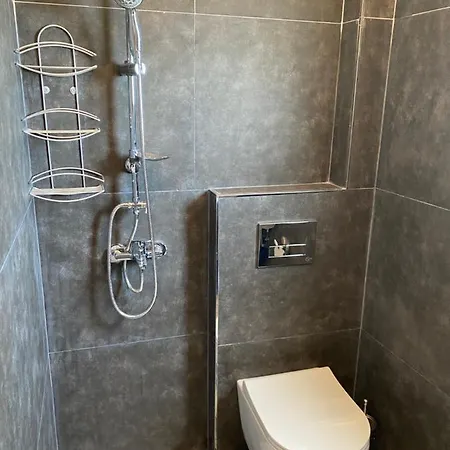 Ylli's Apartment Sarande
