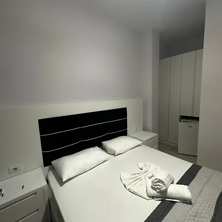 Ylli's Apartment Sarande