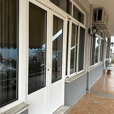 Ylli's Apartment Sarande