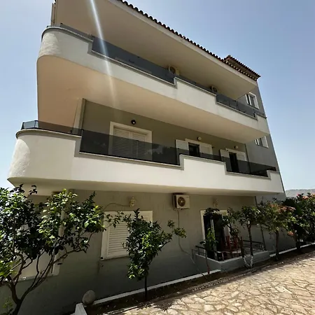 Ylli's Sarande
