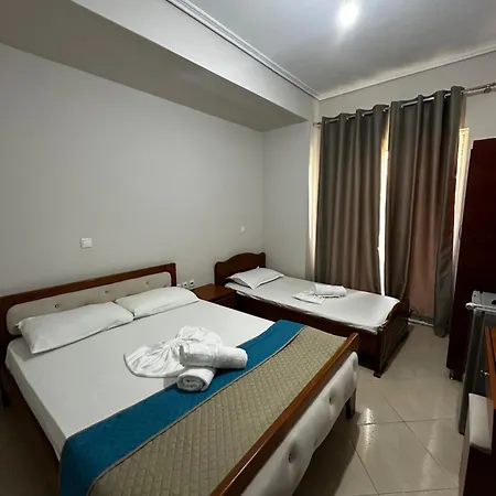 Ylli's Apartment Sarande