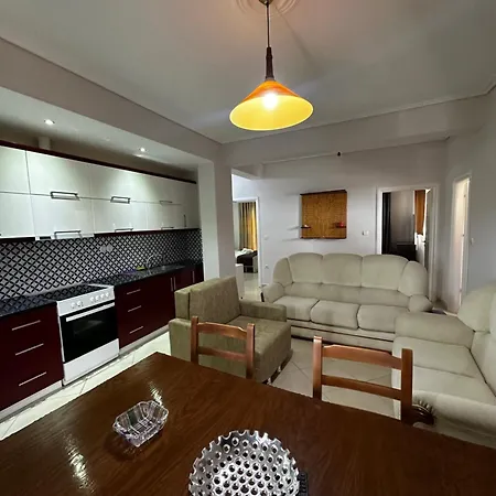 Apartment Ylli's *