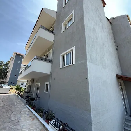 Ylli's Sarande