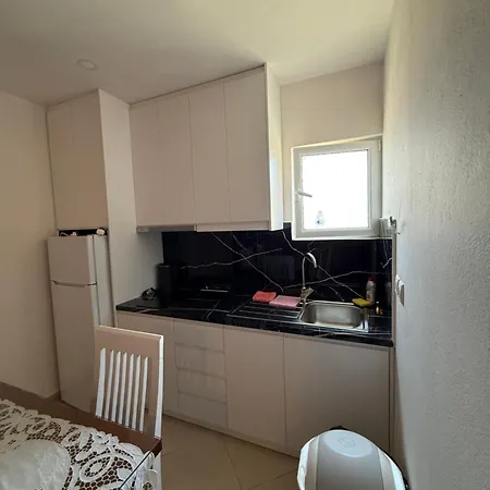 Apartment Ylli's *
