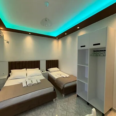 Ylli's Apartment Sarande