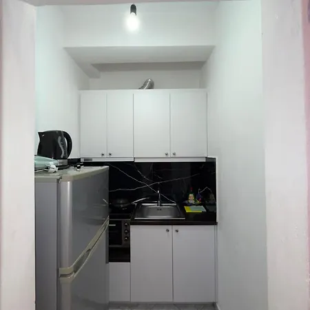Ylli's Apartment *